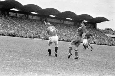 ARH NL Dierssen 1356/0024, Deutsche Fußballmeisterschaft 1955/56: Hannover 96 gegen FC Kaiserslautern, Hannover, 1956