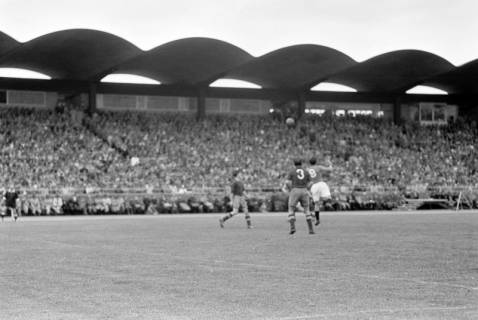 ARH NL Dierssen 1357/0002, Deutsche Fußballmeisterschaft 1955/56: Hannover 96 gegen FC Kaiserslautern, Hannover, 1956