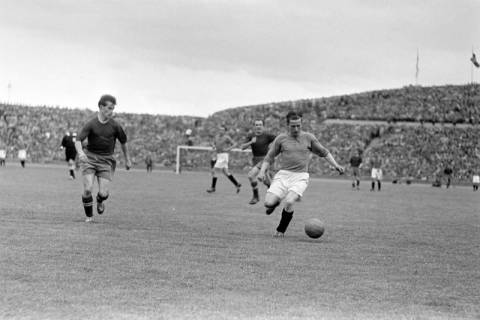 ARH NL Dierssen 1357/0004, Deutsche Fußballmeisterschaft 1955/56: Hannover 96 gegen FC Kaiserslautern, Hannover, 1956