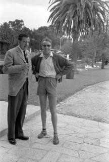 ARH NL Dierssen 1362/0006, Tour d'Europe: In einem Park, Lissabon, 1956