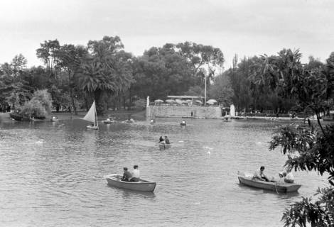 ARH NL Dierssen 1362/0012, Tour d'Europe: See in einem Park, Lissabon, 1956