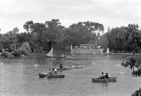 ARH NL Dierssen 1362/0013, Tour d'Europe: See in einem Park, Lissabon, 1956