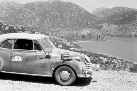 ARH NL Dierssen 1364/0010, Tour d'Europe: Auto in der Landschaft, Jugoslawien, 1956