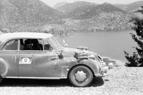 ARH NL Dierssen 1364/0012, Tour d'Europe: Auto in der Landschaft, Jugoslawien, 1956