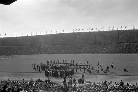 ARH NL Dierssen 1366/0035, Fußballspiel im Niedersachsenstadion, Hannover, 1956