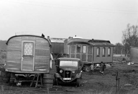 ARH NL Dierssen 1378/0009, "Zigeuner" "terrorisieren" Dorf, Tweelbäke, 1957