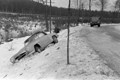 ARH NL Dierssen 1378/0022, Unfall in der Zonengrenzlandschaft, Braunlage, 1957