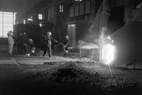 ARH NL Dierssen 1382/0011, Fabrikation im Thomas-Stahlwerk, Salzgitter, 1957
