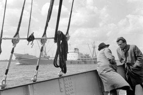 ARH NL Dierssen 1390/0036, Dampferfahrt der Presse-Konferenz: An Bord, Elbe, 1957