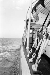ARH NL Dierssen 1391/0001, Dampferfahrt der Presse-Konferenz: An Bord, Elbe, 1957