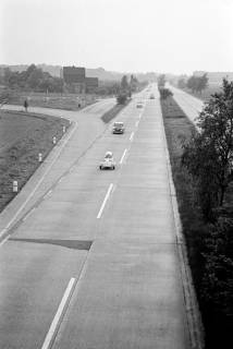 ARH NL Dierssen 1391/0011, ADAC-Kleinwagen-Wettbewerb auf der Autobahn, Sievershausen, 1957