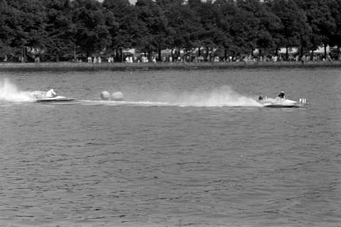 ARH NL Dierssen 1392/0008, Motorboot-Rennen auf dem Maschsee, Hannover, 1957