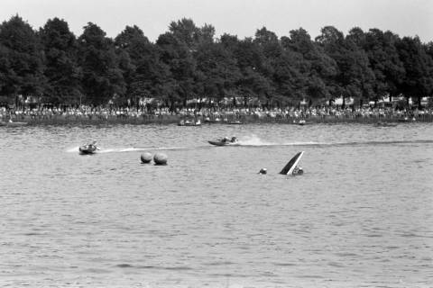 ARH NL Dierssen 1392/0015, Motorboot-Rennen auf dem Maschsee, Hannover, 1957