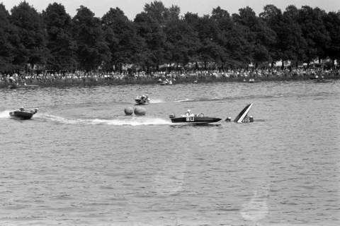 ARH NL Dierssen 1392/0016, Motorboot-Rennen auf dem Maschsee, Hannover, 1957