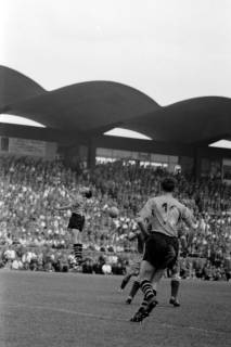 ARH NL Dierssen 1392/0040, Fußballspiel im Niedersachsenstadion, Hannover, 1957