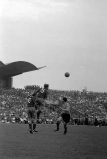 ARH NL Dierssen 1393/0006, Fußballspiel im Niedersachsenstadion, Hannover, 1957
