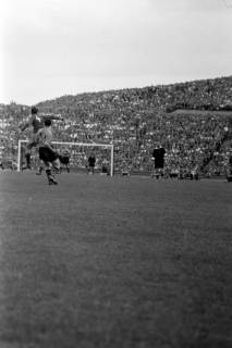 ARH NL Dierssen 1393/0007, Fußballspiel im Niedersachsenstadion, Hannover, 1957
