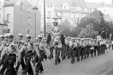 ARH NL Dierssen 1396/0007, Polizeisportverein beim Schützenfest, Hannover, 1957
