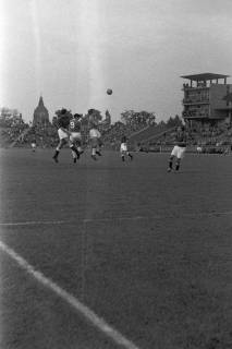 ARH NL Dierssen 1398/0004, Fußballspiel im Niedersachsenstadion, Hannover, 1957