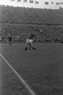 ARH NL Dierssen 1398/0009, Fußballspiel im Niedersachsenstadion, Hannover, 1957