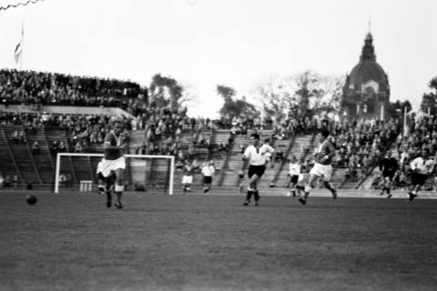 ARH NL Dierssen 1399/0007, Fußballspiel im Niedersachsenstadion, Hannover, 1958