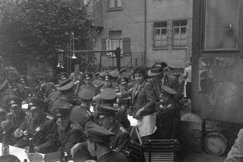 ARH NL Dierssen 1406/0002, Schießsport-Abteilung des Polizei-Sportverein Hannover am Tag des Schützenausmarsches, Hannover, 1960