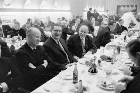 ARH NL Dierssen 1418/0007, Parlamentarischer Abend im Landtag mit Ministerpräsident Georg Diederichs, Finanzminister Jan Eilers, Landtagspräsident Richard Lehners und Presse, Hannover, 1963