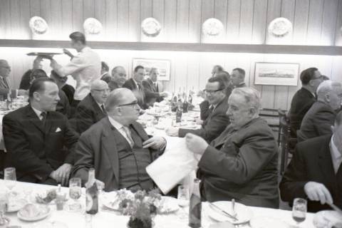 ARH NL Dierssen 1418/0010, Parlamentarischer Abend im Landtag mit Ministerpräsident Georg Diederichs, Finanzminister Jan Eilers, Landtagspräsident Richard Lehners und Presse, Hannover, 1963