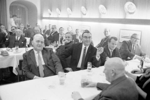 ARH NL Dierssen 1418/0020, Parlamentarischer Abend im Landtag mit Ministerpräsident Georg Diederichs, Finanzminister Jan Eilers, Landtagspräsident Richard Lehners und Presse, Hannover, 1963