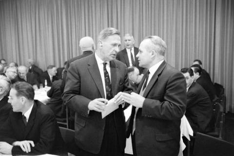 ARH NL Dierssen 1418/0024, Parlamentarischer Abend im Landtag mit Ministerpräsident Georg Diederichs, Finanzminister Jan Eilers, Landtagspräsident Richard Lehners und Presse, Hannover, 1963