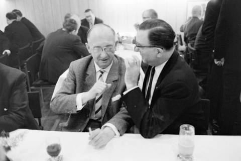 ARH NL Dierssen 1419/0001, Parlamentarischer Abend im Landtag mit Ministerpräsident Georg Diederichs, Finanzminister Jan Eilers, Landtagspräsident Richard Lehners und Presse, Hannover, 1963