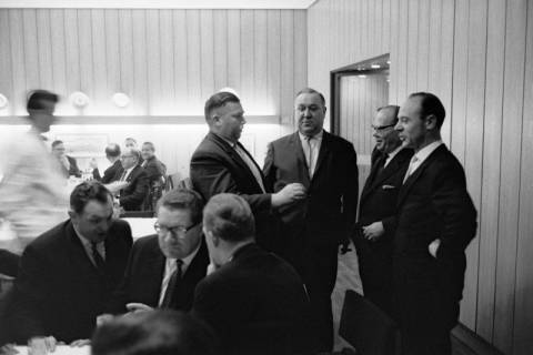 ARH NL Dierssen 1419/0019, Parlamentarischer Abend im Landtag mit Ministerpräsident Georg Diederichs, Finanzminister Jan Eilers, Landtagspräsident Richard Lehners und Presse, Hannover, 1963