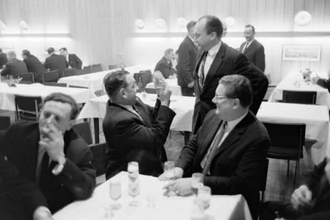 ARH NL Dierssen 1420/0001, Parlamentarischer Abend im Landtag mit Ministerpräsident Georg Diederichs, Finanzminister Jan Eilers, Landtagspräsident Richard Lehners und Presse, Hannover, 1963