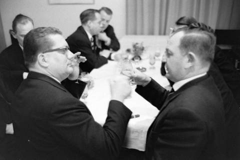 ARH NL Dierssen 1420/0007, Parlamentarischer Abend im Landtag mit Ministerpräsident Georg Diederichs, Finanzminister Jan Eilers, Landtagspräsident Richard Lehners und Presse, Hannover, 1963