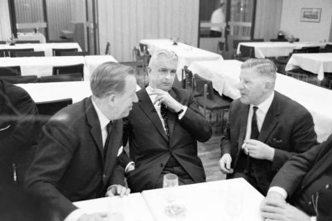 ARH NL Dierssen 1420/0009, Parlamentarischer Abend im Landtag mit Ministerpräsident Georg Diederichs, Finanzminister Jan Eilers, Landtagspräsident Richard Lehners und Presse, Hannover, 1963