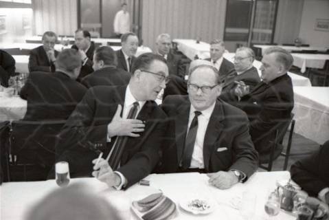 ARH NL Dierssen 1420/0013, Parlamentarischer Abend im Landtag mit Ministerpräsident Georg Diederichs, Finanzminister Jan Eilers, Landtagspräsident Richard Lehners und Presse, Hannover, 1963