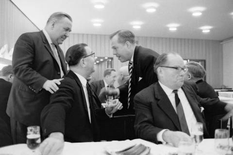 ARH NL Dierssen 1420/0016, Parlamentarischer Abend im Landtag mit Ministerpräsident Georg Diederichs, Finanzminister Jan Eilers, Landtagspräsident Richard Lehners und Presse, Hannover, 1963