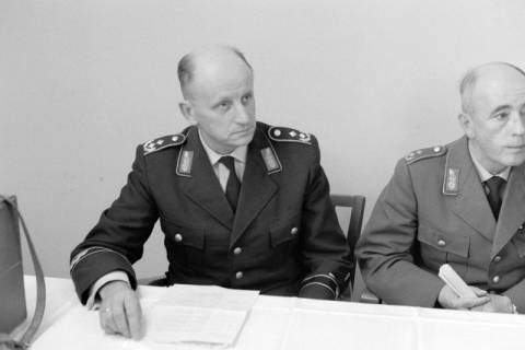 ARH NL Dierssen 1436/0021, Pressekonferenz zum Schießunglück auf dem Truppenübungsplatz Bergen-Hohne am 9. April 1964, Münster, 1964