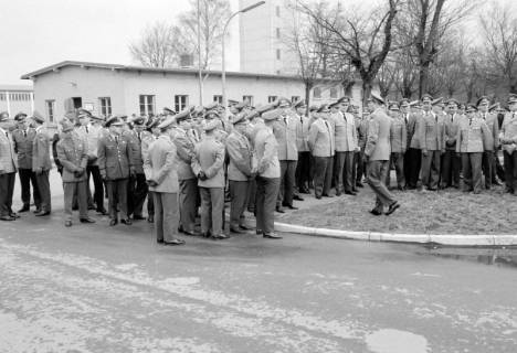 ARH NL Dierssen 1438/0005, Trauerfeier nach dem Schießunglück auf dem Truppenübungsplatz Bergen-Hohne am 9. April 1964, Münster, 1964