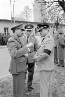 ARH NL Dierssen 1438/0011, Trauerfeier nach dem Schießunglück auf dem Truppenübungsplatz Bergen-Hohne am 9. April 1964, Münster, 1964