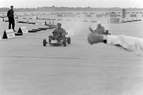 ARH NL Dierssen 1447/0022, Go-Kart-Rennen für Journalisten, Hannover, 1964