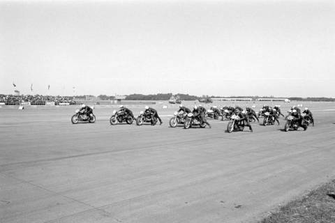 ARH NL Dierssen 1453/0005, Flugplatzrennen, Wunstorf, 1964