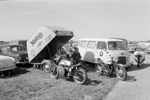 ARH NL Dierssen 1453/0016, Flugplatzrennen, Wunstorf, 1964