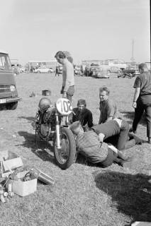 ARH NL Dierssen 1453/0017, Flugplatzrennen, Wunstorf, 1964