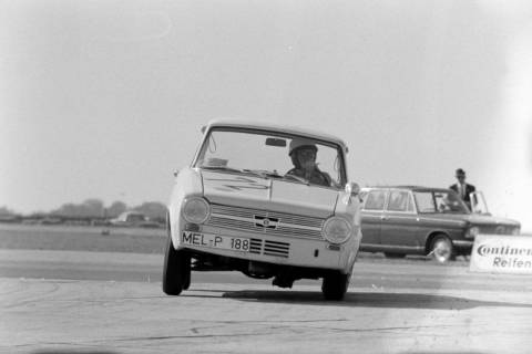 ARH NL Dierssen 1453/0030, Flugplatzrennen, Wunstorf, 1964