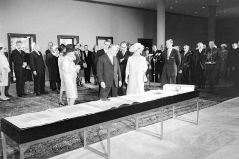 ARH NL Dierssen 1493/0001, Staatsbesuch der britischen Königin Queen Elisabeth II., Hannover, 1965