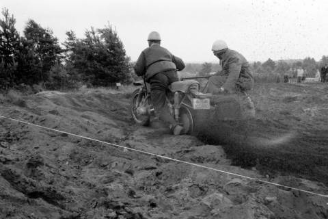 ARH NL Dierssen 1497/0018, Harz-Heide-Fahrt für Motorräder, Munster, 1965