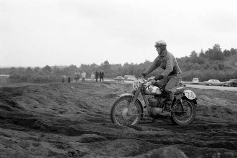 ARH NL Dierssen 1497/0027, Harz-Heide-Fahrt für Motorräder, Munster, 1965
