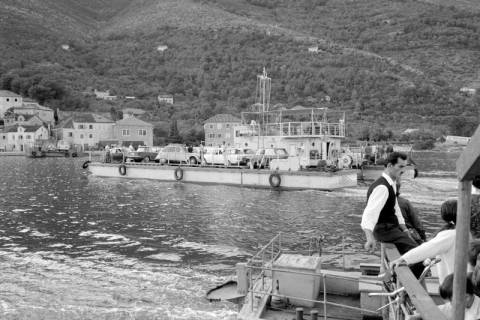 ARH NL Dierssen 1502/0024, Übersetzen mit Fähre, Herceg Novi, 1965