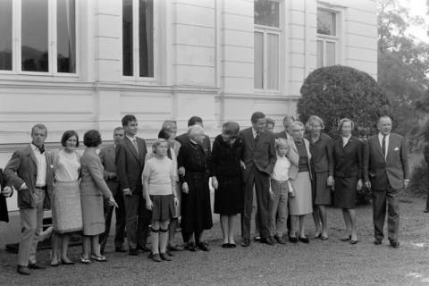 ARH NL Dierssen 1507/0012, Besuch von Prinzessin Beatrix und Claus von Amsberg, Hitzacker, 1965